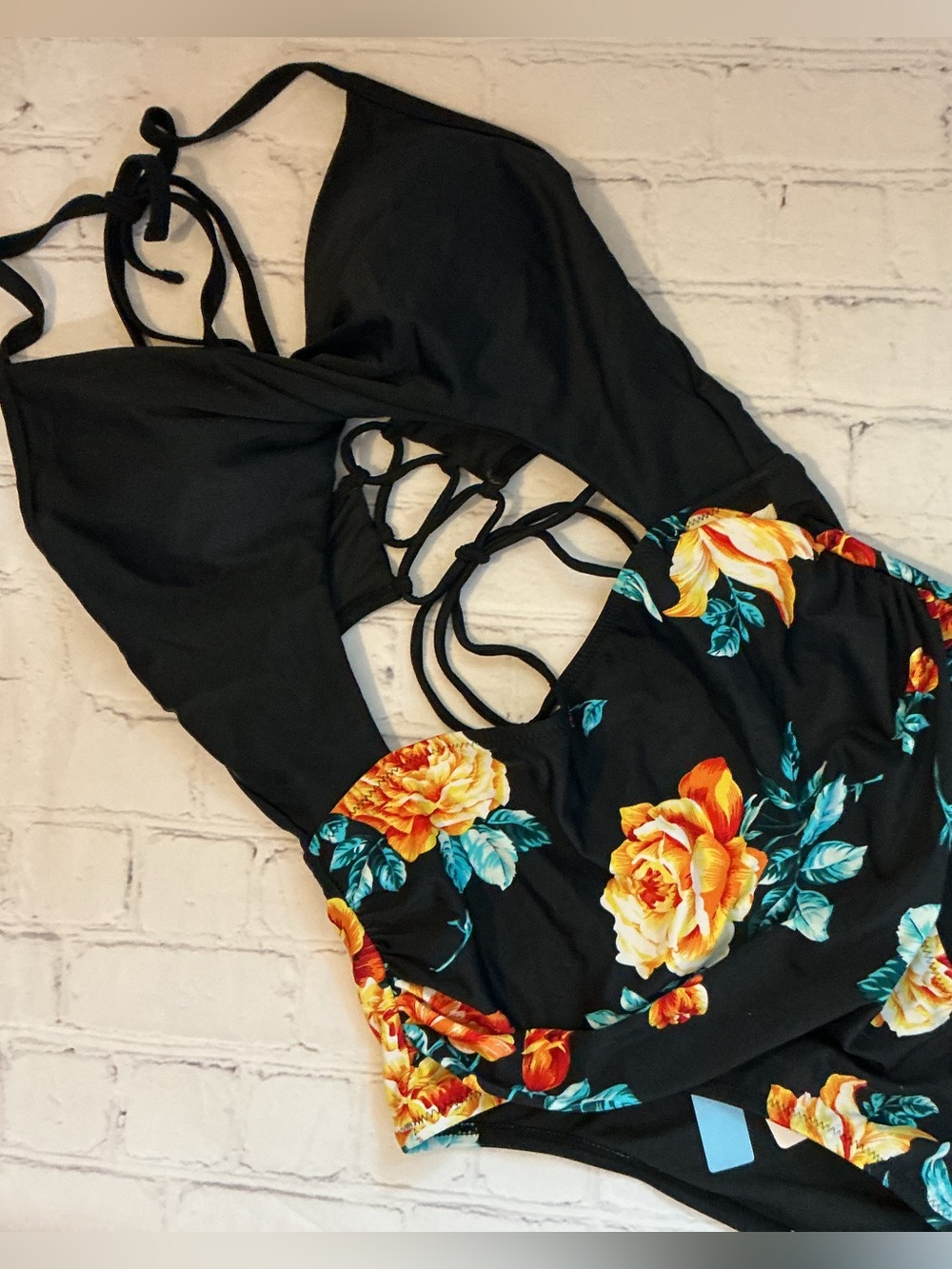 ✨CUPSHE Black Floral Cutout One-Piece Swimsuit – Medium – NWT